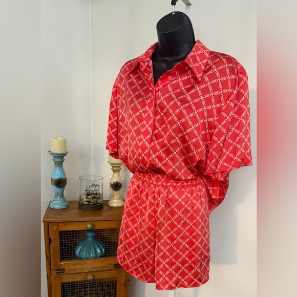 Michael Kors Camp Shirt and Short Set. Color: Coral. Size: M. - Picture 2 of 11